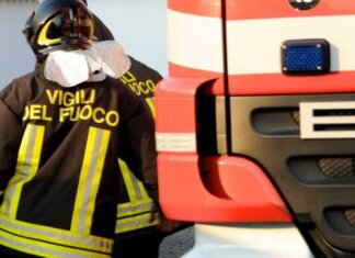Incidente a Pescara, auto si schianta contro muro galleria a Montesilvano: 2 morti Vigili del fuoco Pescara