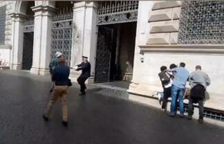 Blitz Ultima generazione a Roma, vernice nera su ministero Giustizia