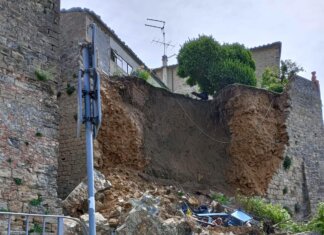 Crollo mura di Volterra, sindaco: “Subito messa in sicurezza” Crollo mura di Volterra, sindaco: "Subito messa in sicurezza"