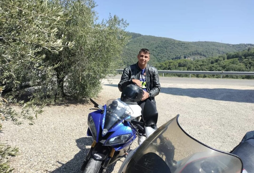 Tragico incidente a Firenze, muore in moto a 23 anni