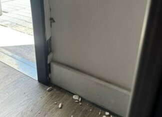 Europee, tentata effrazione in comitato Polverini a Ponte Milvio: porta danneggiata