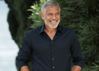 George Clooney ad Arezzo, il divo al Teatro Petrarca: “Buongiorno” George Clooney ad Arezzo, il divo al Teatro Petrarca: "Buongiorno"