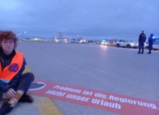 Germania, Ultima Generazione blocca l’aeroporto di Monaco