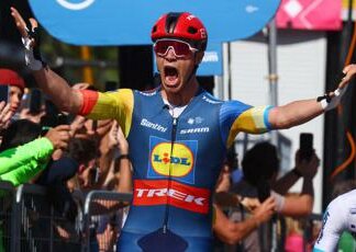 Giro d’Italia, Milan vince quarta tappa e Pogacar resta in rosa