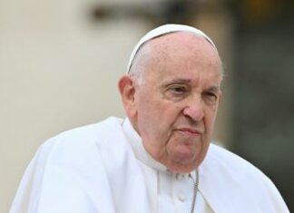 Giubileo, l’appello del Papa: “Amnistia ai detenuti, abolire la pena di morte”