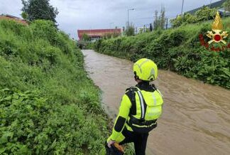 Maltempo Veneto, temporali e allagamenti: allerta rossa anche oggi. Zaia: “Ore drammatiche”