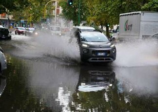Maltempo oggi, allerta meteo per temporali al sud