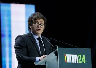 Milei chiama “corrotta” la moglie di Sanchez, Spagna richiama ambasciatrice