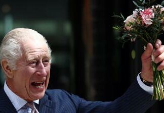 Re Carlo, oggi un anno di regno fra lotta al cancro e senso del dovere