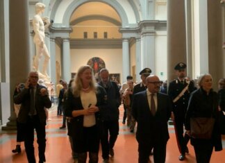 Sangiuliano a Firenze: “Tempi maturi per alternanza” Sangiuliano a Firenze: "Tempi maturi per alternanza"