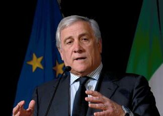 Tajani: “Non siamo d’accordo con scelta procuratore Cpi”