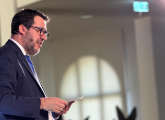 Vicepremier Salvini a Livorno, Teatro 4 Mori blindato. Mobilitazione Vicepremier Salvini a Livorno, Teatro 4 Mori blindato. Mobilitazione