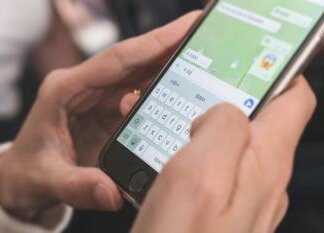 WhatsApp, novità in arrivo per gif, emoji e adesivi animati
