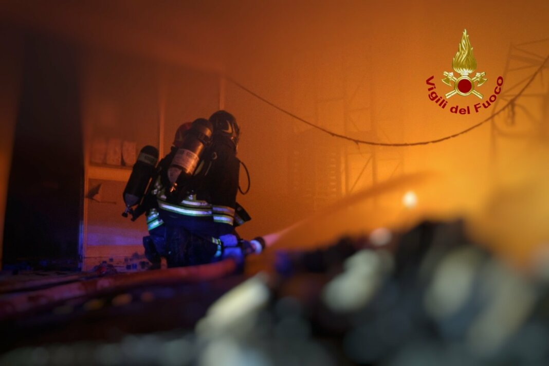 A fuoco abitazione a Lucca, muore una donna