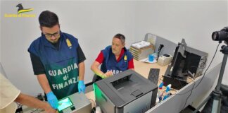 Sfruttamento lavorativo selvaggio nel distretto tessile pratese, arrestato un imprenditore cinese Guardia di Finanza Prato