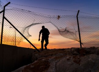 I rifugiati aumentano, l’Europa stringe le maglie: cosa cambia con la strategia quinquennale dell’Ue