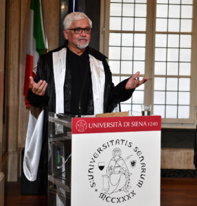 Laurea ad honorem a Ghosh, cerimonia Università di Siena