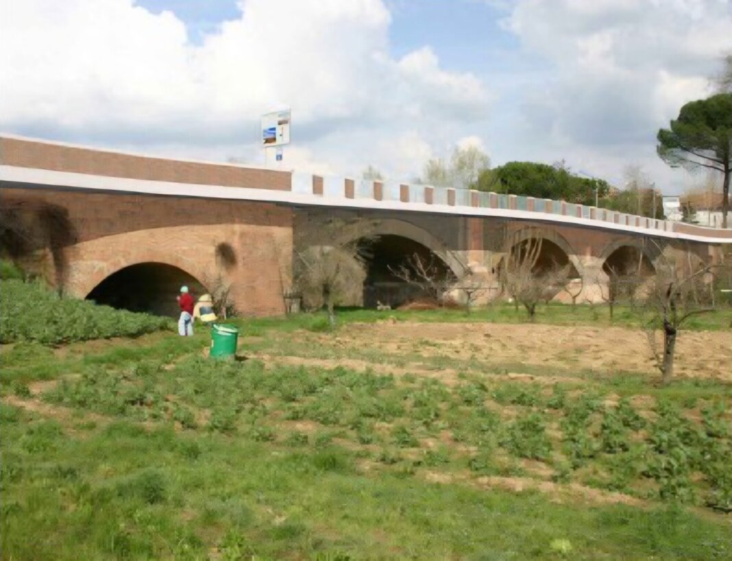 Ponte sul fiume Elsa