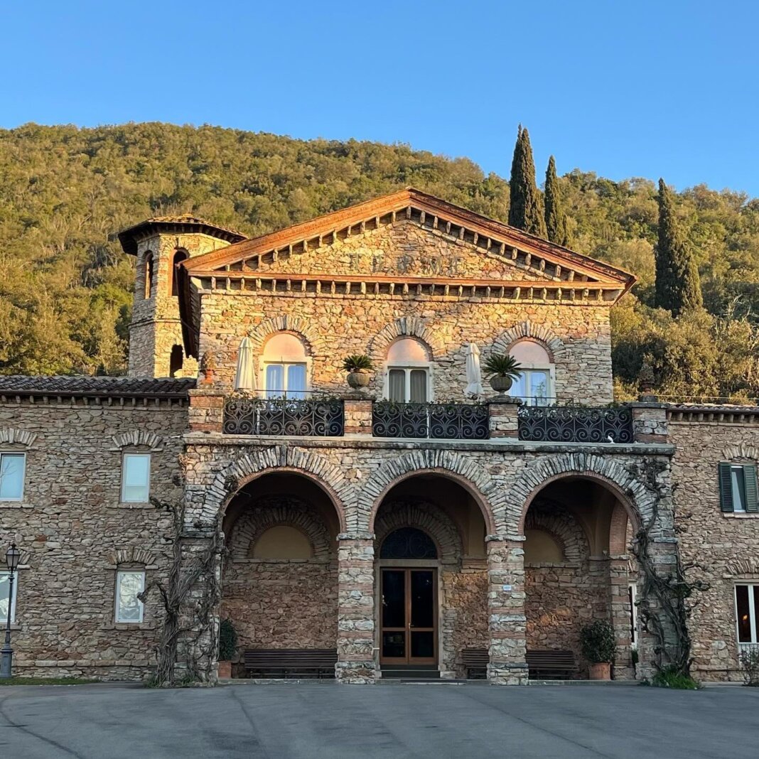 Muore per un malore a 62 anni mentre lavora uno dei medici di Grotta Giusti