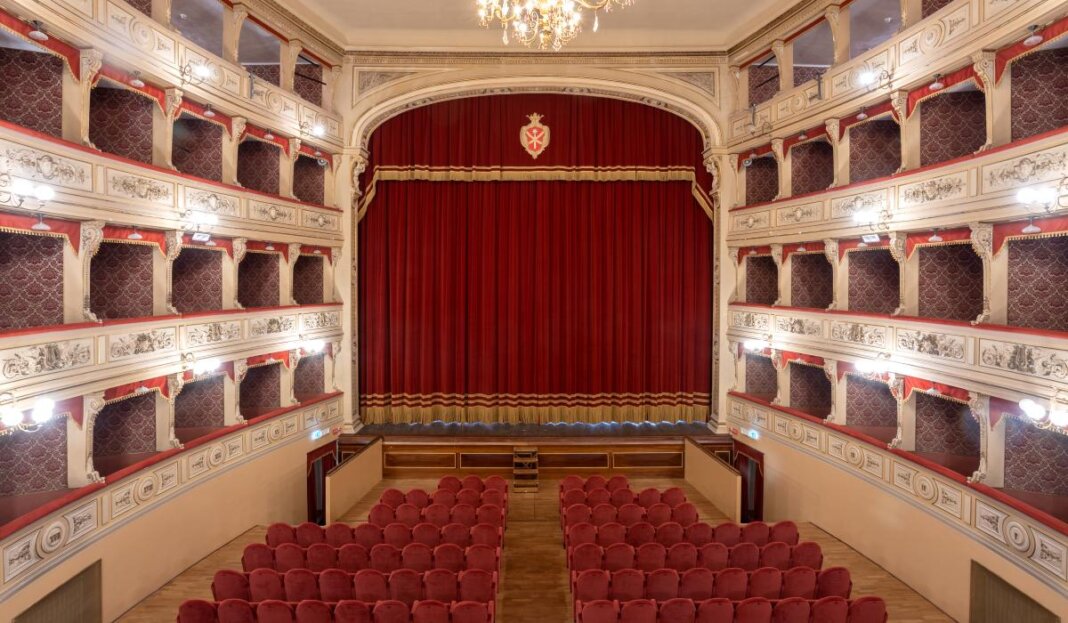 Il teatro Guglielmi di Massa