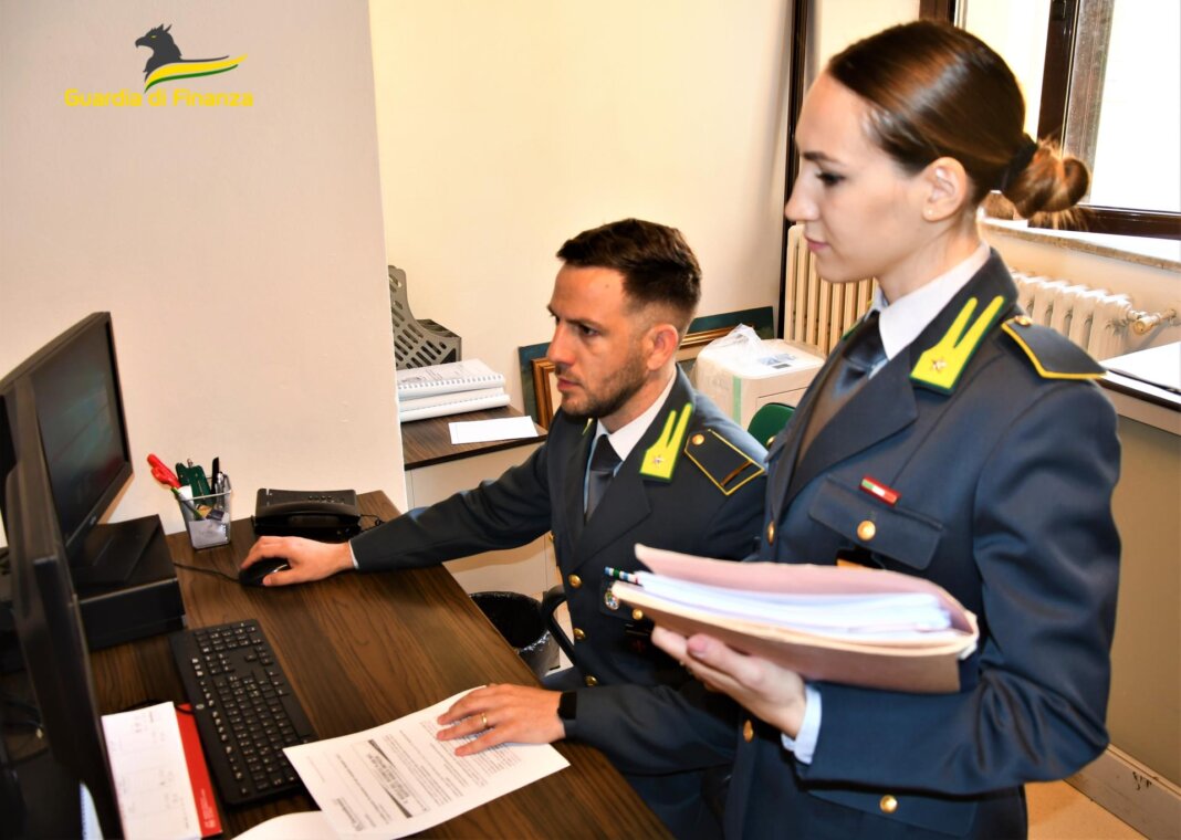 GdF Livorno: 2600 lavoratori irregolari in hotel. Sequestro 10 milioni