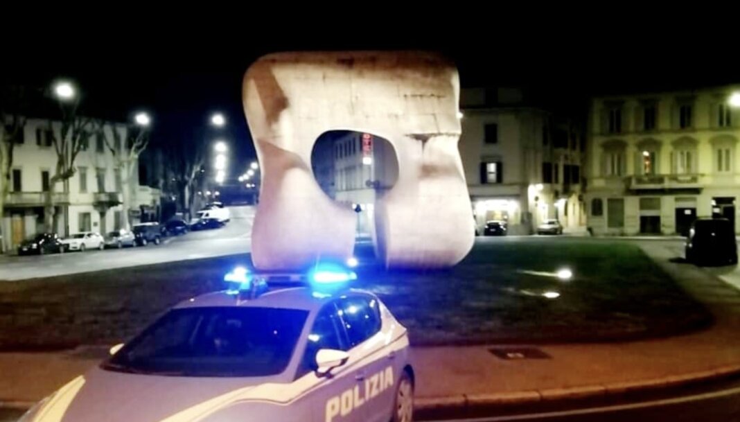 Denunciato un 50enne dopo un accoltellamento in un bar. Locale chiuso per cinque giorni (foto FB Questura di Prato)