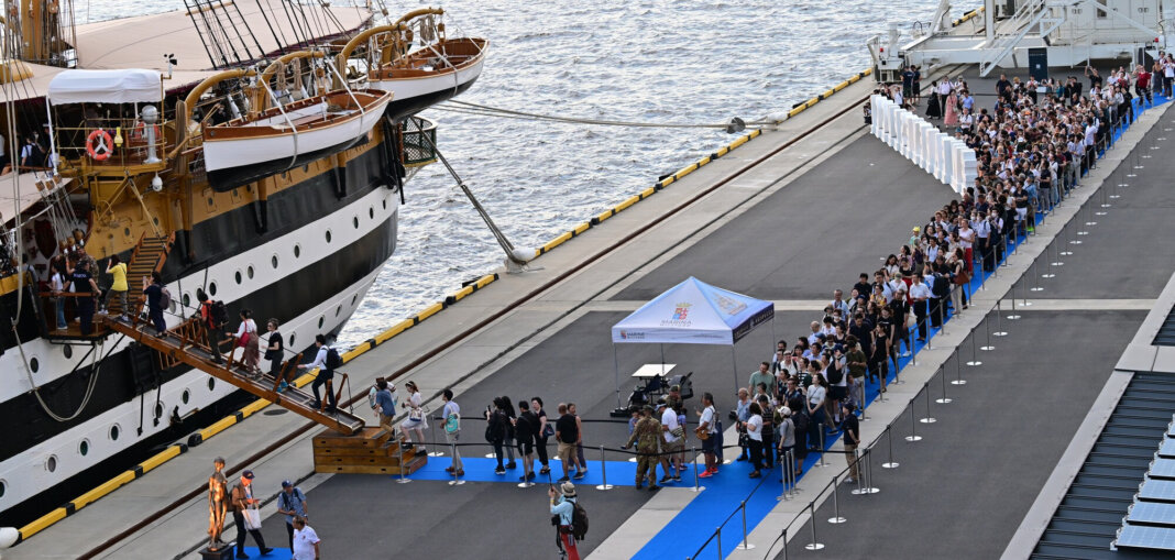 Tokyo in fila per Vespucci: tutti a bordo della più bella del mondo