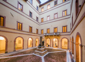 Studenti stranieri a scuola, i rettori di Siena e Perugia rispondono a Giorgia Meloni: “Sono una risorsa vitale” Nuovo statuto Università Siena: "Linguaggio rispettoso inclusività"