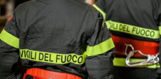 Maltempo ad Arezzo: oltre 22 interventi dei Vigili del Fuoco per alberi caduti e rami pericolanti Fiamme in attico a Firenze, persone intossicate. Bimba al Meyer