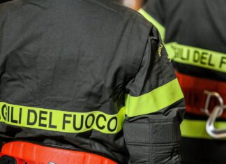 Maltempo ad Arezzo: oltre 22 interventi dei Vigili del Fuoco per alberi caduti e rami pericolanti Fiamme in attico a Firenze, persone intossicate. Bimba al Meyer