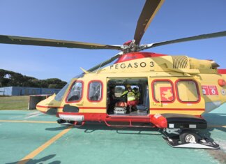 Tragedia sfiorata in una piscina di Montignoso: bambino di due anni rischia di annegare