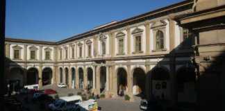 Aggressione al pronto soccorso del Santa Maria Nuova a Firenze: due guardie giurate ferite da un paziente in fuga ospedale santa maria nuova