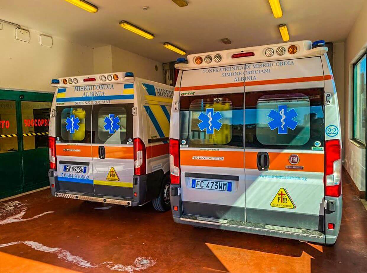 Motociclista si scontra contro un animale e finisce in ospedale