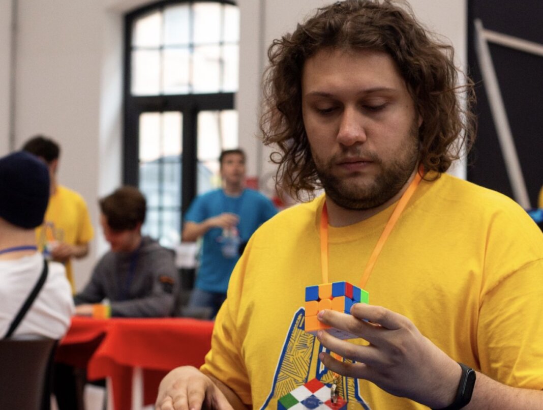 Il campionato di velocità del cubo di Rubik arriva a Montemurlo