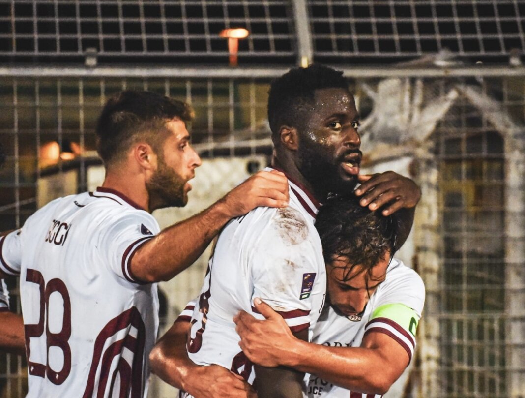 Arezzo corsaro a Pontedera con una rete nel finale di Ogunseye