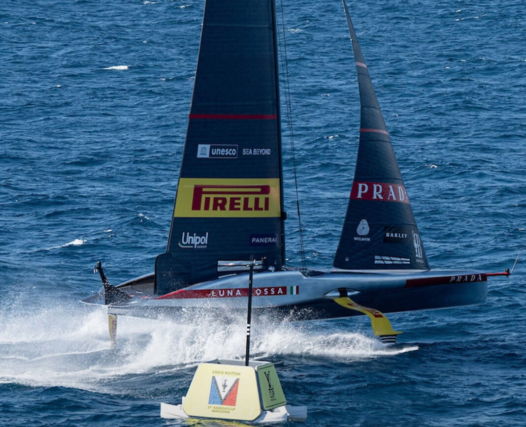 La barca Luna ROssa