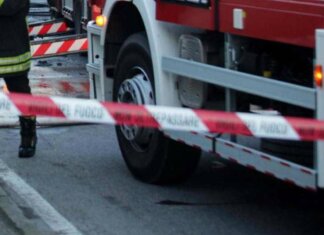 Tamponamento fra tre camion sull’A1, autista muore intrappolato tra le lamiere