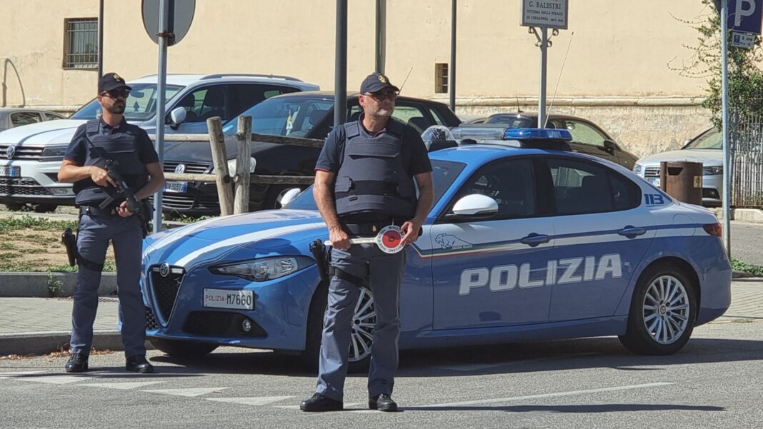 Molesta la coppia in un locale, poi accoltella il barista: arrestato per tentato omicidio (foto Questure sul Web)