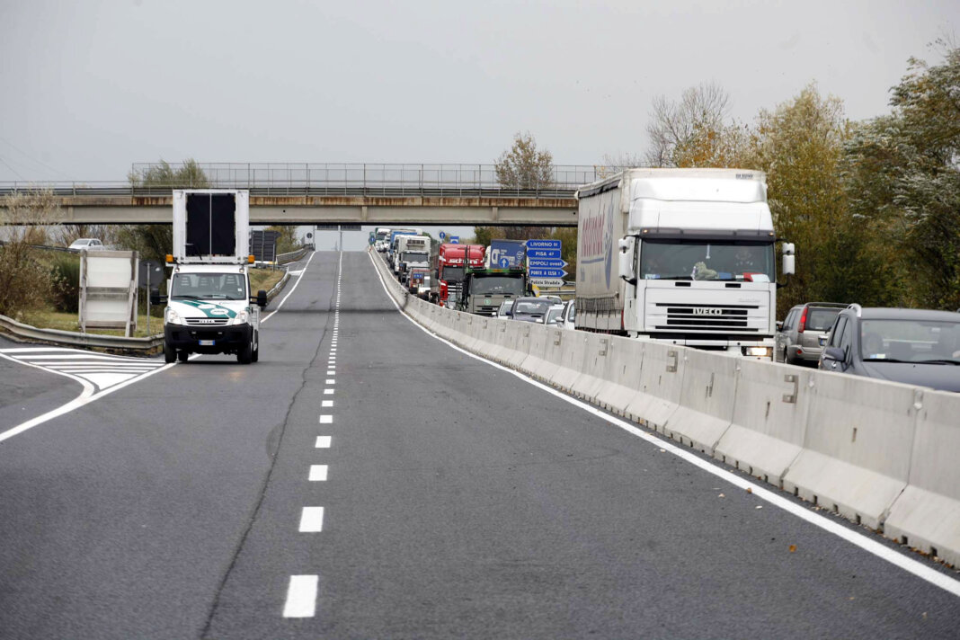 Continui disagi in FiPiLi, tre sindaci chiedono a Giani progetti per allargare la superstrada