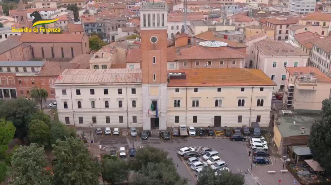 Fatture false per oltre 2.5 milioni: maxi sequestro GdF Grosseto