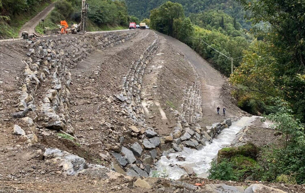 Riapre dopo quasi un anno la strada chiusa dopo l'alluvione