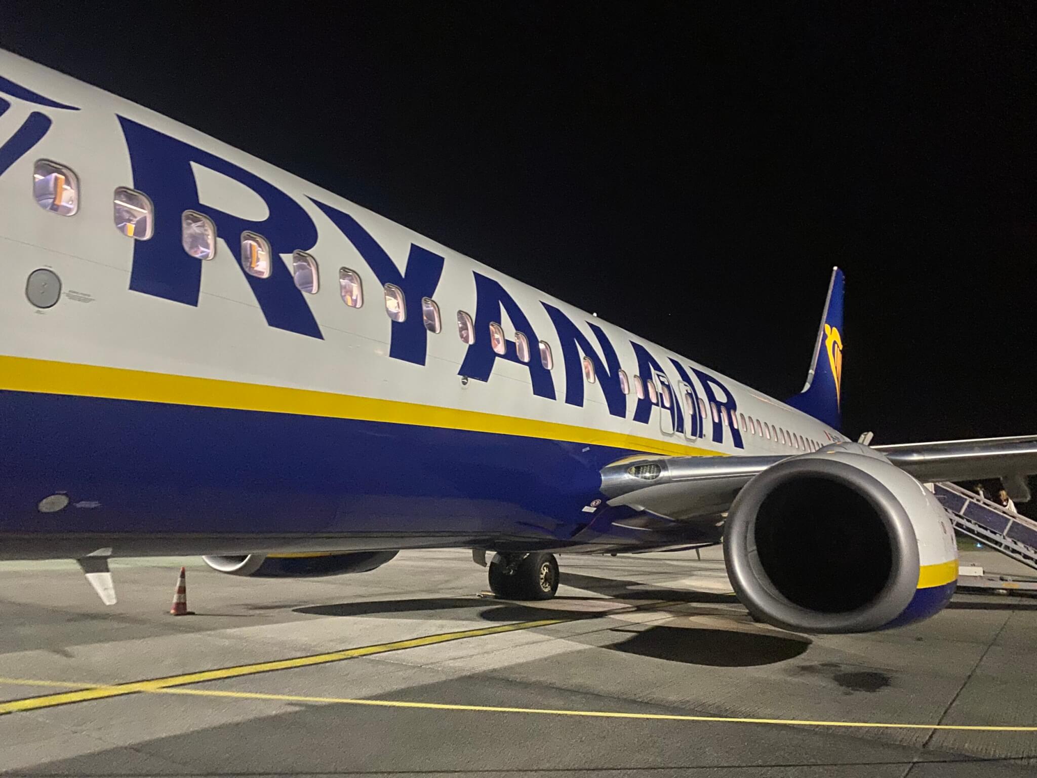 Ryanair, nuove tariffe per i bagagli a mano: ecco cosa cambia