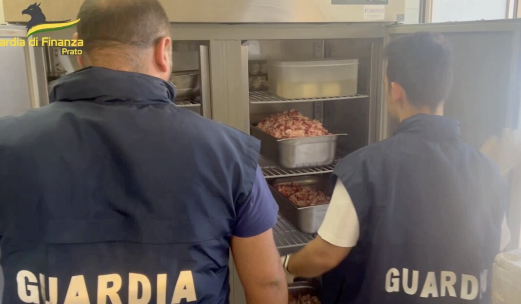 Cinque ristoranti chiusi e oltre 2100 chili di alimenti sequestrati a Prato