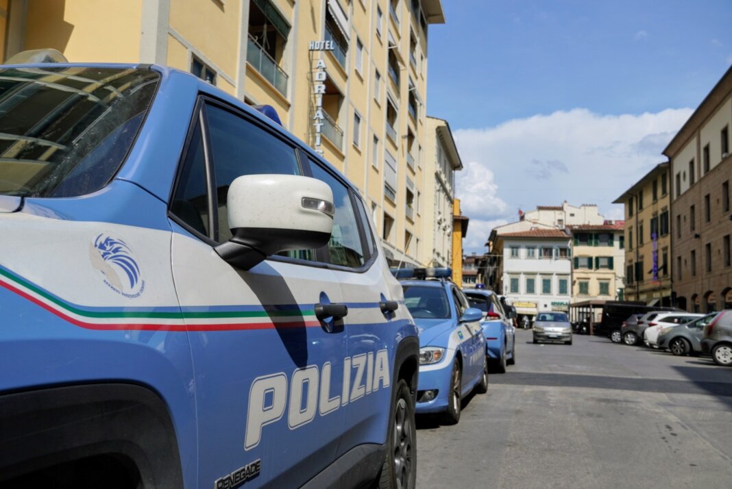 Accoltellato durante un tentativo di rapina finisce in ospedale