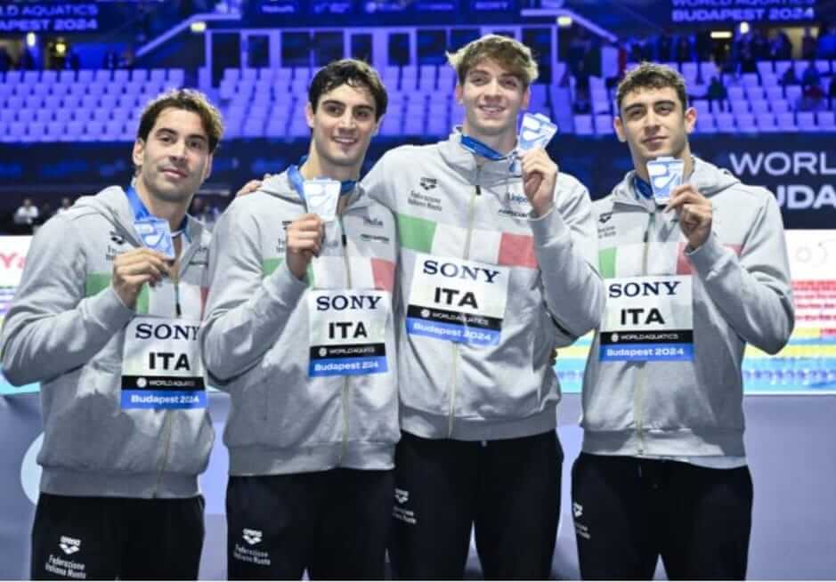 Parla per metà fiorentino la staffetta d’argento ai mondiali di nuoto in vasca corta