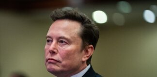 Elon Musk sfida la giustizia francese, assente in tribunale a Parigi: cosa accade adesso?