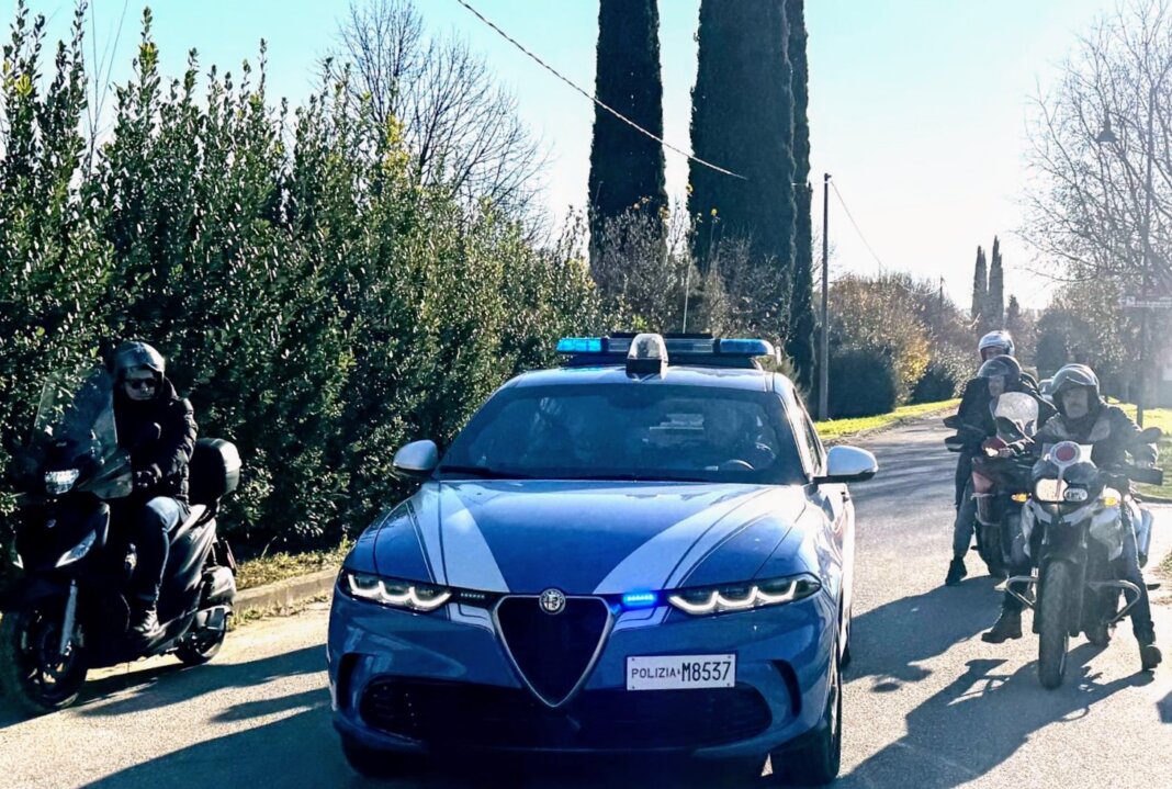 Scippata della borsa nel parcheggio del supermercato: arreatato un 52enne