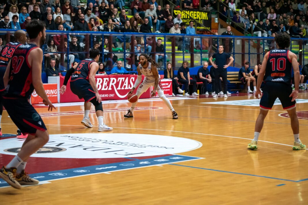 Libertas Livorno, grande partita contro la rivelazione Milano: terzo successo di fila in casa