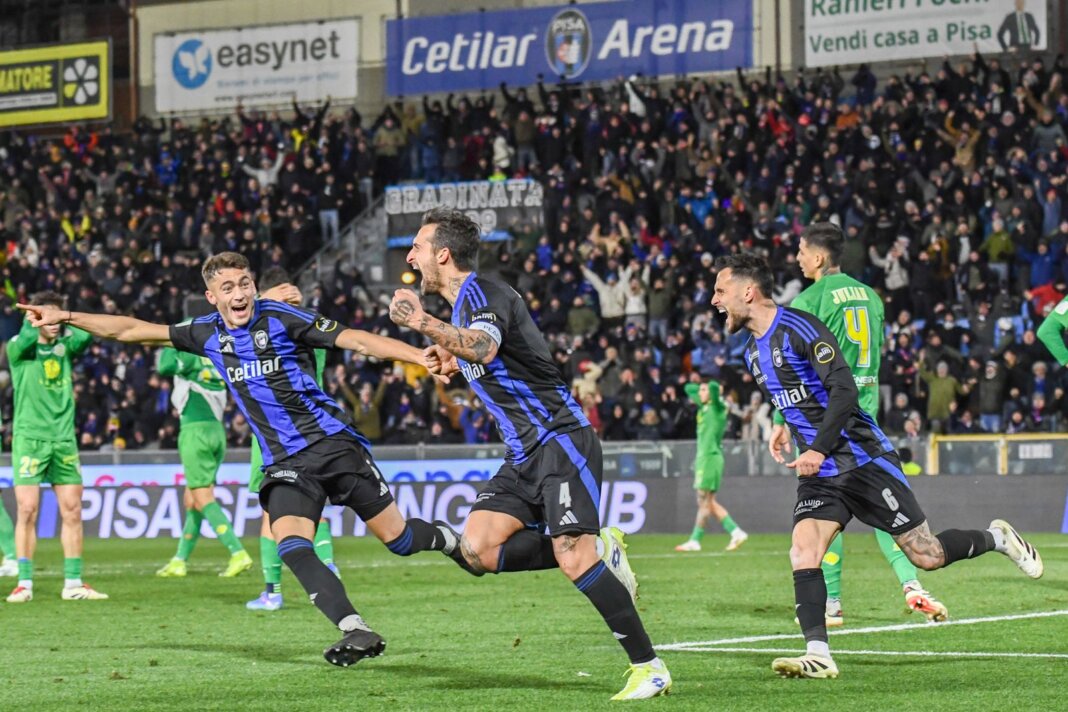 Pisa bello e fortunato: Caracciolo regala i tre punti nel derby con la Carrarese