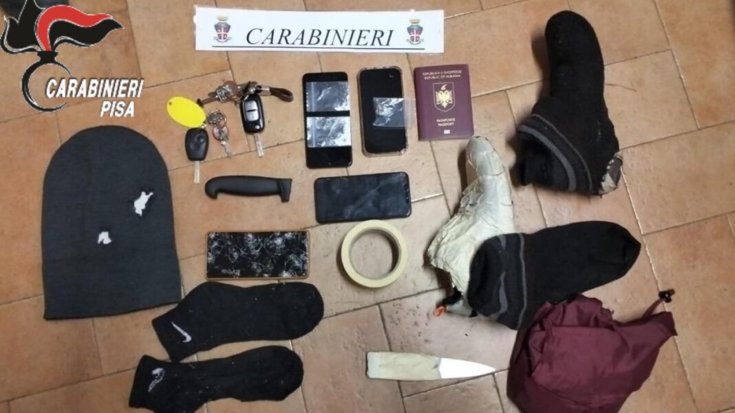 Fermato per un controllo aggredisce i carabinieri. Dovrà rispondere di tentato omicidio